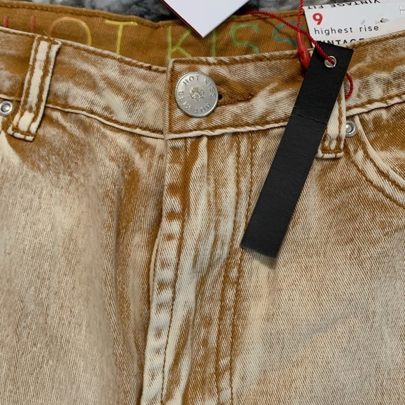 Hot Kiss Highest Rise Vintage Fit Tan Short size 9 - Picture 14 of 15